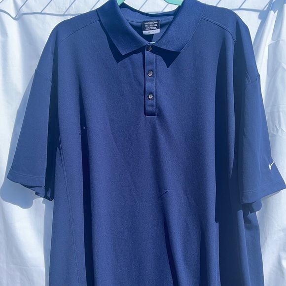 Nike golf navy Dri-fit polo short sleeved with 3 buttons - Picture 1 of 7